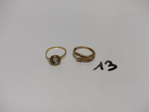 2 bagues en or (1 ornée d'un camée Td57)(1 à décor d'un serpent orné de petites pierres et de petits diamants Td58). PB 5,5g