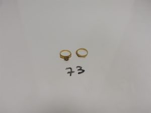 2 bagues en or ornées de petites pierres (TD53/53). PB 5,2g
