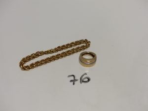 1 collier maille torsadée (L44cm) et 1 bague bicolore (Td53). Le tout en alliage 9K. PB 8,6g