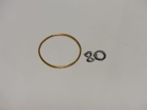 1 bracelet jonc pour enfant en or (diamètre 4,5cm). PB 6,5g