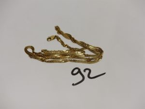 1 chaine maille torsadée en or (fermoir abîmé, anneau de bout cassé,L57cm). PB 5,1g