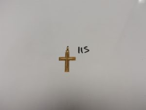 1 croix en or (H3 cm). PB 3g