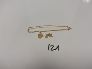 2 pendentifs en or (1 carte de la guadeloupe,1 ouvragé) 1 chaîne en or maille forçat (L44cm). PB 4,4g