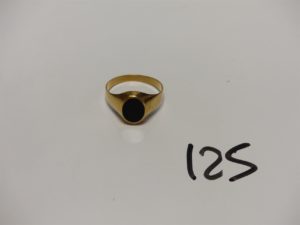 1 chevalière en or ornée d'un onyx (Td61). PB 3,2g