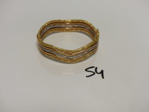 1 Bracelet 3 ors rigide et ouvrant (creux, fragile, cabossé, Diamètre 6cm). PB 17,4g .