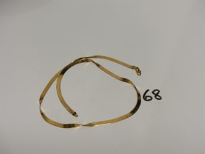1 Collier ruban en or (abimé, L45cm). PB 8,9g
