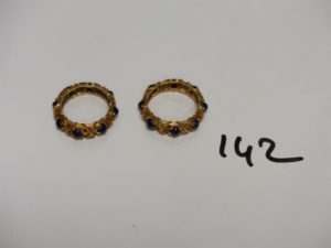 2 Alliances en or ornées de pierres style lapis lazuli (Td54/51). PB 8,7g