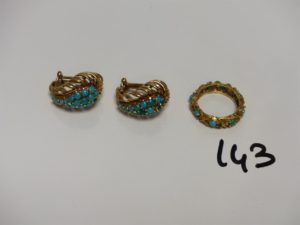 1 Alliance et 2 boucles en or ornées de pierres turquoises (Td52). PB 16g