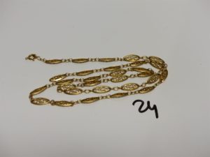 1 collier à motifs filigranés en or (fermoir cassé, L62cm). PB 18,6g