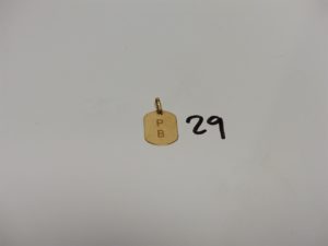 1 pendentif plaque gravée en or. PB 2,5g