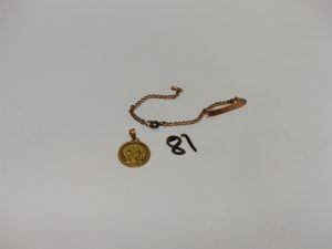 1 bracelet gourmette enfant cassé en or et 1 médaille religieuse en or à décor d'un ange. PB 4,5g