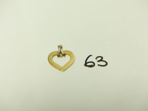 1 Pendentif en or à décor d'un coeur. PB 4,9g
