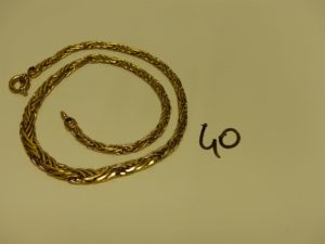 1 Collier en or maille festonnée orné de 2 pierres cabochon (L45cm). PB 23,1g