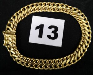 1 Bracelet en or maille en huit (L 19,5 cm). PB 11,3g
