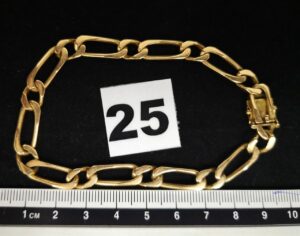 1 Bracelet en or maille alternée (L 22cm cm). PB 27,5g