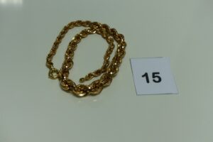 1 collier maille corde en chute en or (L41cm,petit choc à l'anneau de bout). PB 33,6g