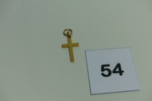 1 croix en or (H3cm). PB 2,2g