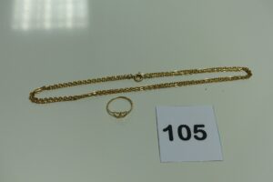 1 bague en or centrée de motifs en coeur (Td49) et 1 chaîne maille plate en or (L66cm). PB 8,3g