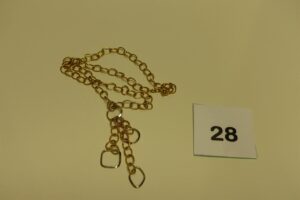 1 collier en or à décor d'anneaux entrelacés (L44cm). PB 7,1g