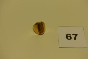 1 chevalière gravée en or (td52).PB 7,8g