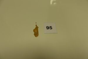 1 pendentif en or ouvragé (H4,5cm). PB 4,8g