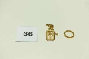 1 morceau de collier en or et 1 alliance ouvragée en or (Td54). PB 13,5g