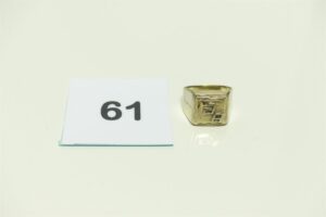 1 chevalière en or gravée "JA" (Td59).PB 9,6g