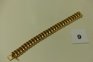 1 bracelet en or maille américaine (un peu cabossé,L21cm). PB 39,5g