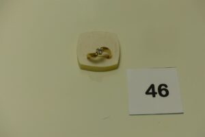 1 bague solitaire en or serti-griffes un diamant TL brillant d'environ 0,38cts (Td55). PB 4,5g