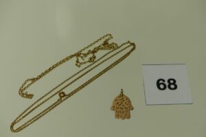 2 chaines en or (1 maille forçat L60cm)(1 maille cheval L44cm). PB 8,3g et 1 pendentif main en alliage 9K. PB 1,8g