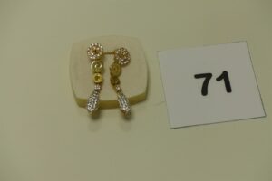 2 pendants en or ornés de petites pierres. PB 5,1g