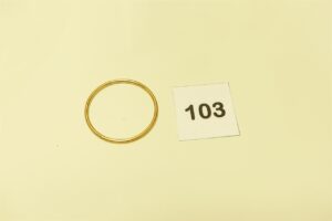 1 bracelet jonc pour enfant en or (diamètre 5cm). PB 13g