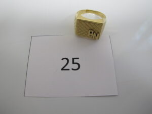 1 Chevalière en or plateau ciselé et gravé"AN"(TD60).PB 9,2 g.