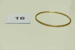 1 Bracelet jonc en or (Diamètre 6,5cm). PB 15,2g
