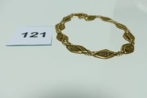 1 Collier en or à motifs filigranés (L66cm). PB 24,1g