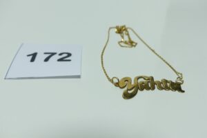 1 Collier en or motif central à décor d'un prénom (L44cm). PB 3,9g