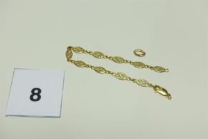 1 Bris d'or 750/1000 et 1 bracelet en or 750/1000 à motifs filigranés (anneau de bout cassé et fermoir à fixer, L20cm). PB 6g