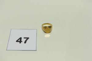 1 Chevalière en or 750/1000 gravée (Td50). PB 4,4g