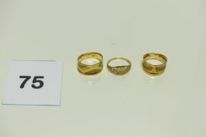 3 Bagues en or 750/1000 (1 en or poli et granité, Td55)(1 en or poli et granité, Td51)(1 motifs filigranés, Td52). PB 4,5g