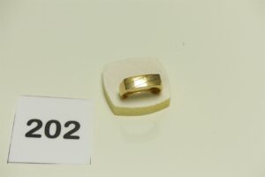 1 Chevalière bicolore en or 750/1000(Td 59). PB 5,3g