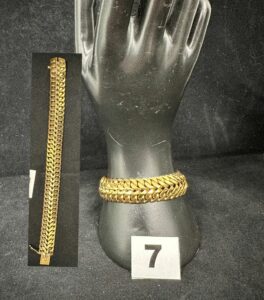 1 Bracelet maille sorcière (L18,5cm) en or 750/1000 18k. PB 64,7g