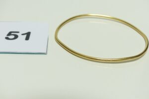 1 Bracelet jonc en or 750/1000 (à redresser, diamètre 6cm). PB 9,7g