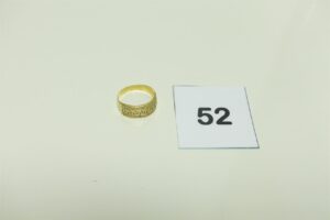 1 bague en or 750/1000 ornée de petites pierres (Td61). PB 3,3g