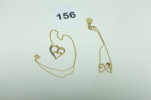 1 bracelet en or 750/1000 motif central à décor d'un papillon orné de petites pierres (L17cm). PB 2,8g et 1 collier en or 375/1000 motif central à décor d'un coeur bicolore (L41cm). PB 1,3g