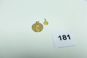 1 médaille de la Vierge et 1 médaille à décor d'un ange. Le tout non gravé et en or 750/1000. PB 4,9g