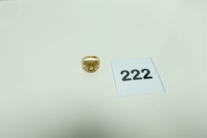 1 bague en or 750/1000 ornée d'une petite pierre (Td52). PB 2g