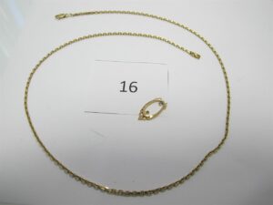 1 Chaine en or 18k(750/1000)(L53cm),1 pendentif en or 18k(750/1000)brisé.PB 10,40g.