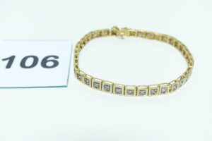 1 Bracelet chenille orné de petits diamants (L 18cm) en or 750/1000. PB 10,3g