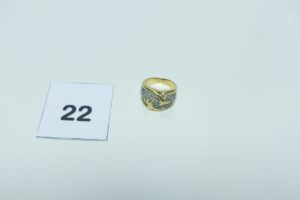 1 bague en or 750/1000 ornée d'un pavage de diamants (Td56). PB 18g