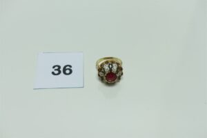 1 bague en or 750/1000 à décor floral et ornée de nombreuses pierres de couleur (Td65). PB 10,8g